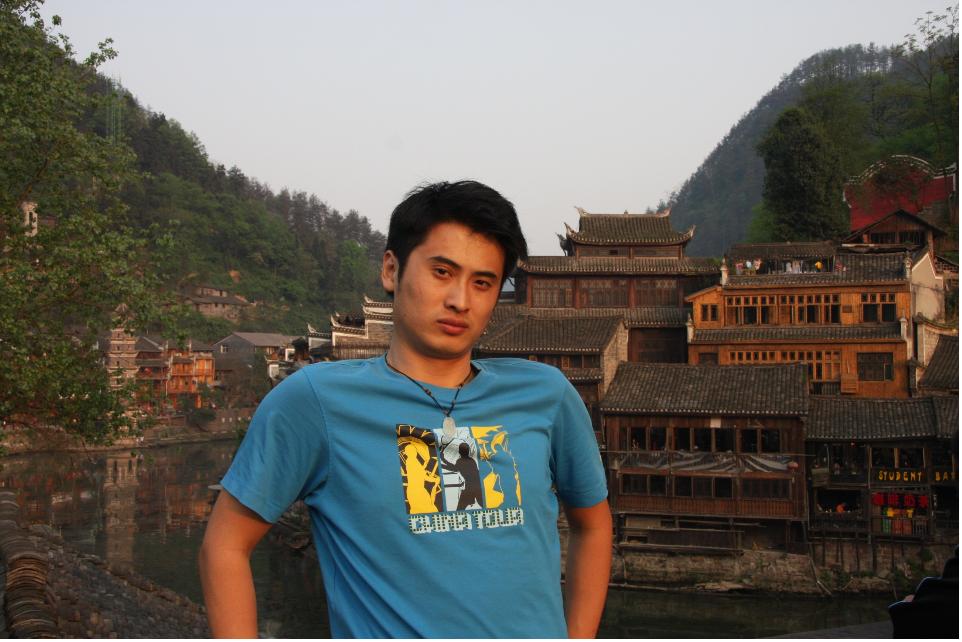 加拿大25岁中国留学生张少文(shaowen zhang)