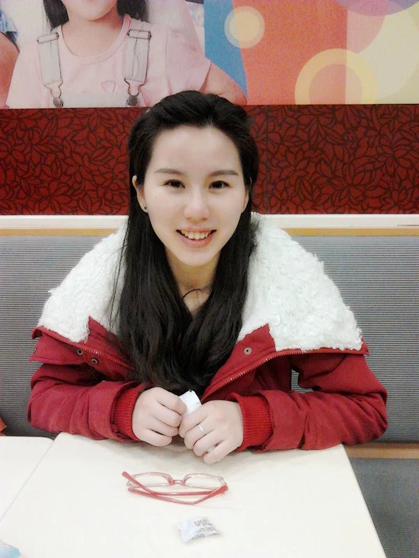 浙江杭州21岁护士 杨倩